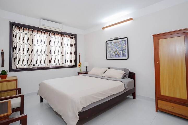 Room 8 of 20