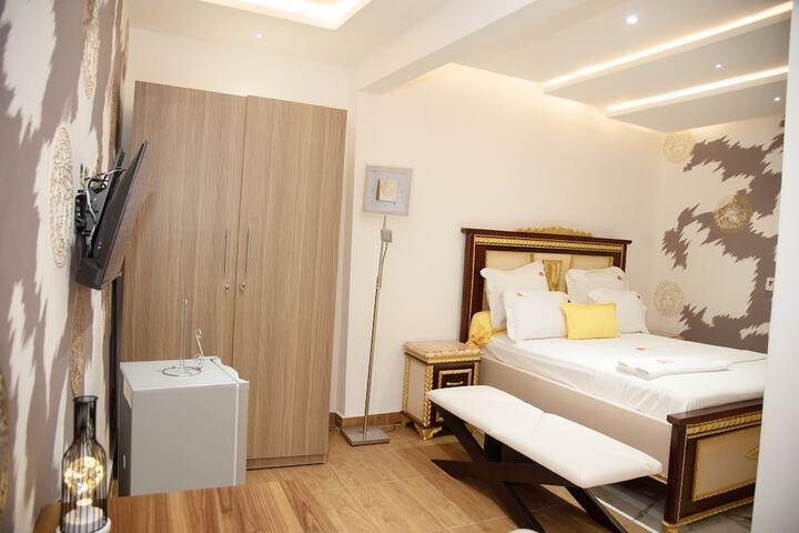 Room 6 of 22