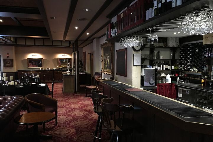 Lounge 48 of 61