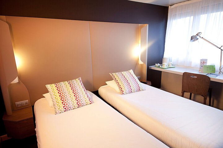 Room 11 of 44