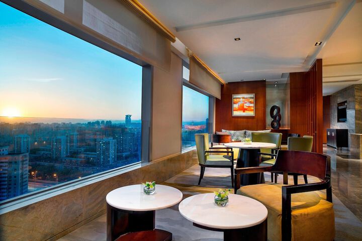 Lounge 47 of 65