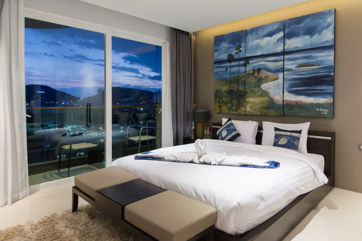 Room 6 of 22