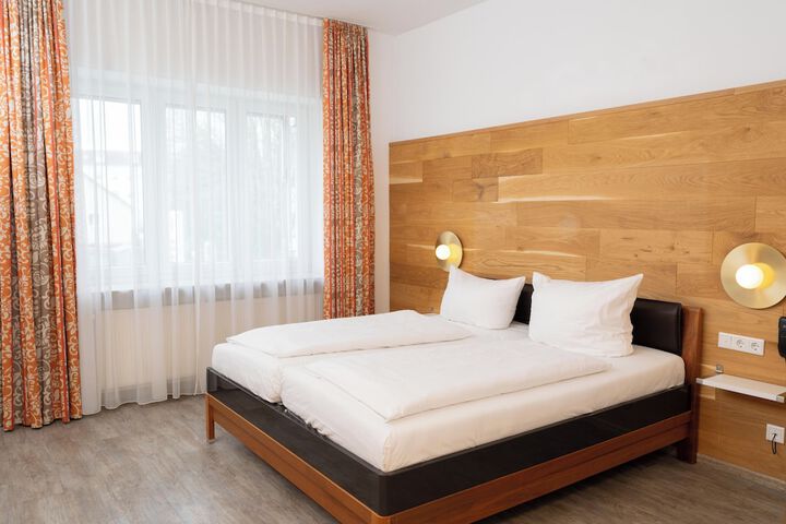 Room 8 of 20