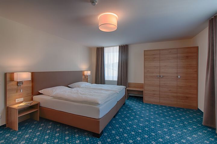 Room 9 of 39