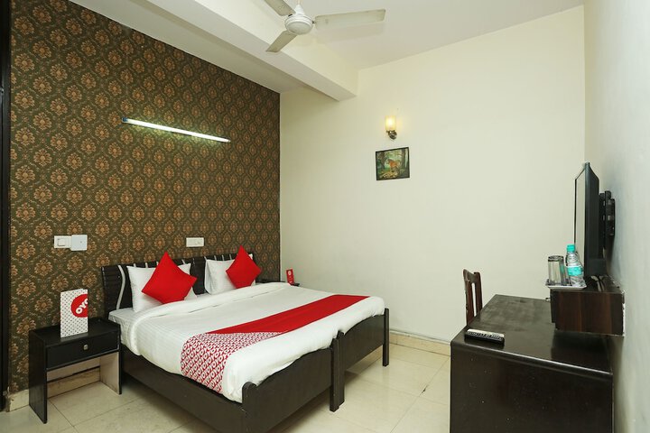 Room 15 of 20