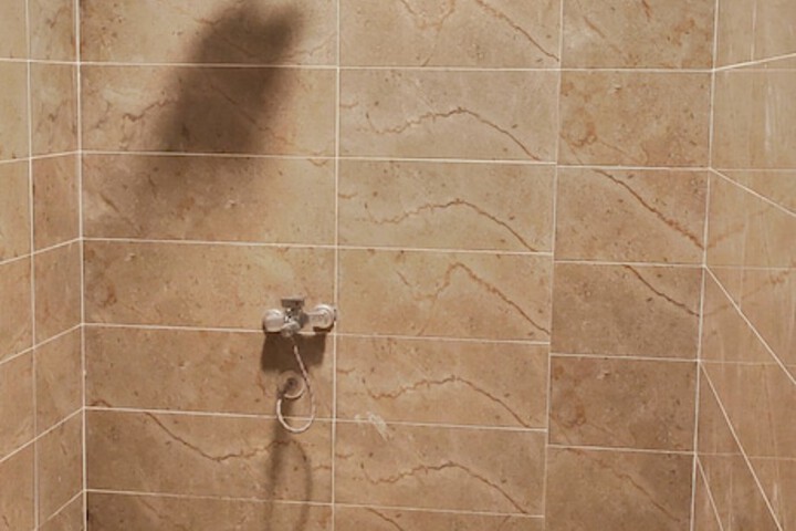 Room 4 of 16