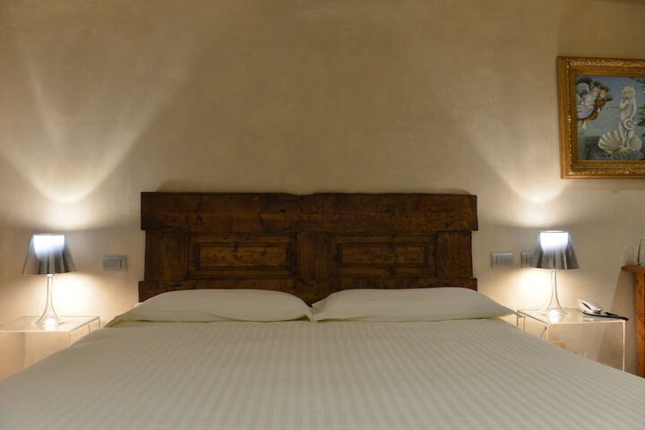 Room 16 of 44