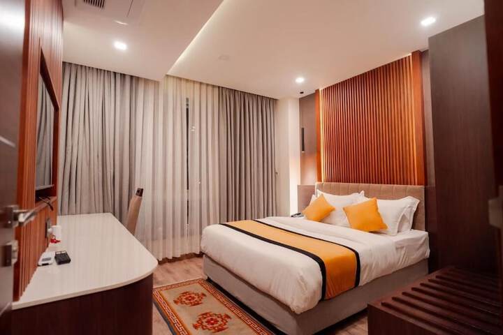 Room 10 of 25