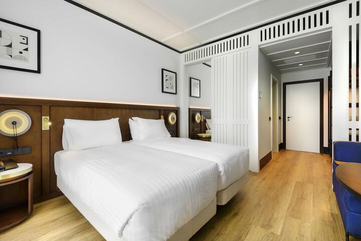 Room 20 of 73