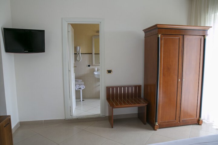 Room 48 of 116