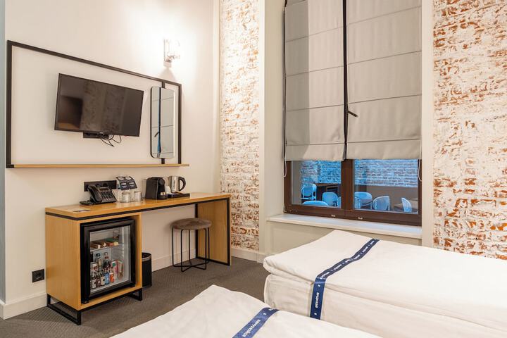 Room 19 of 62
