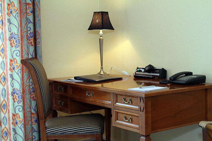 Room 16 of 47