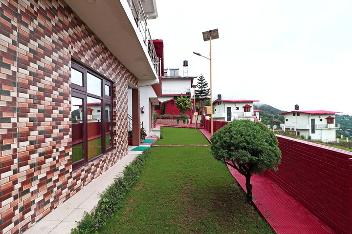 OYO 16866 Home Spacious 3BHK Naukuchital