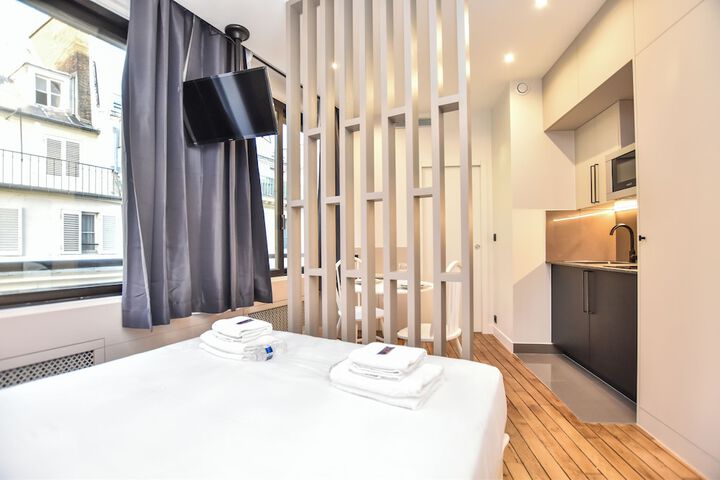 Room 52 of 123