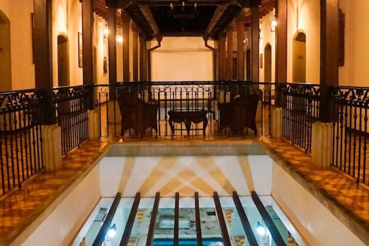 Pool Hotel