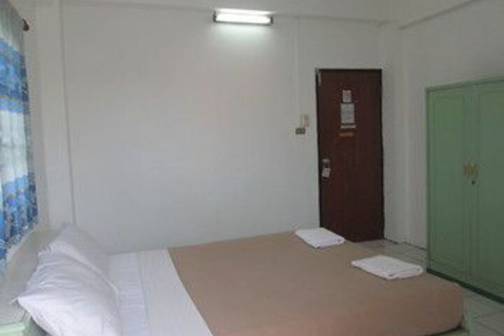 Room 24 of 61