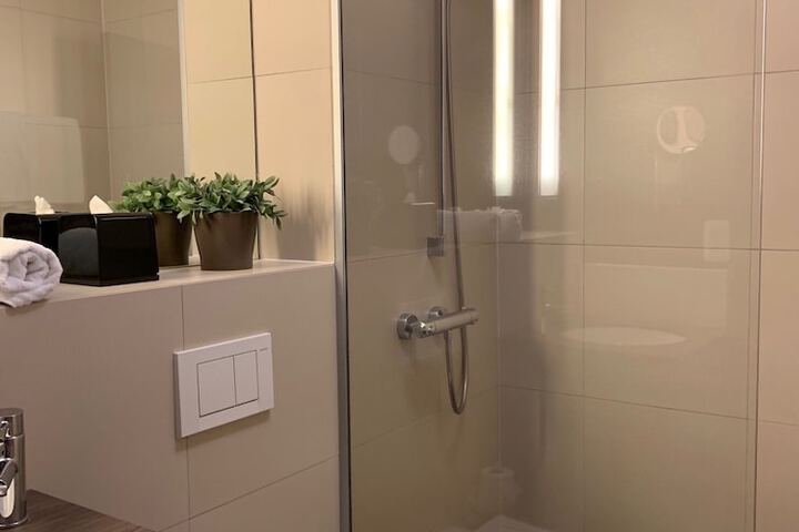 Room 21 of 51
