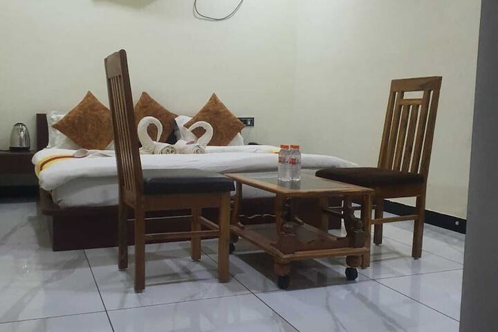Room 7 of 27