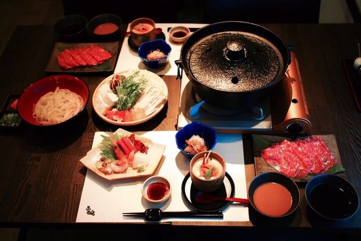 Dining 3 of 10