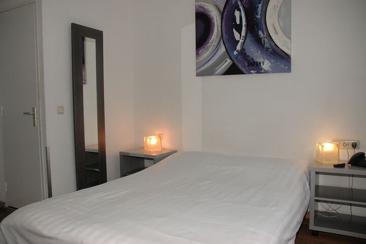 Room 8 of 70