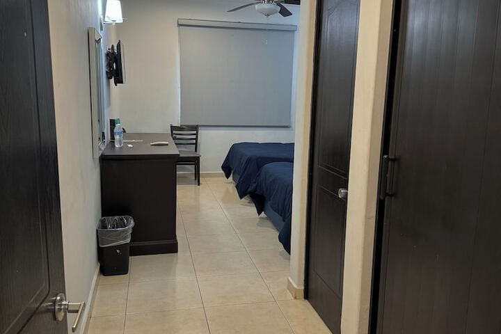 Room 6 of 87