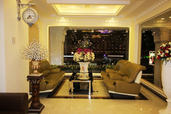 Entrance & Lobby