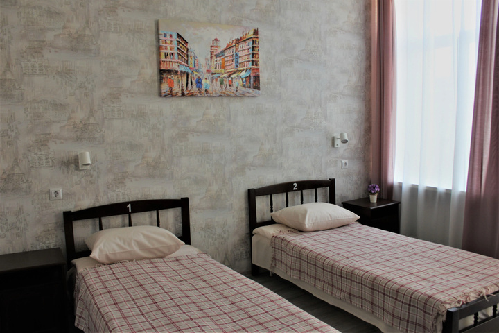 Room 2 of 37