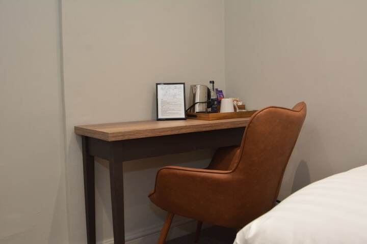 Room 4 of 14