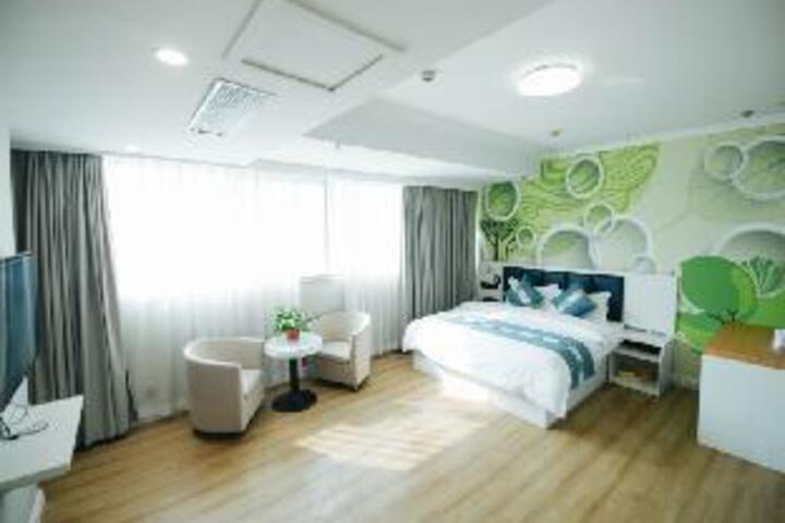 Room 3 of 24