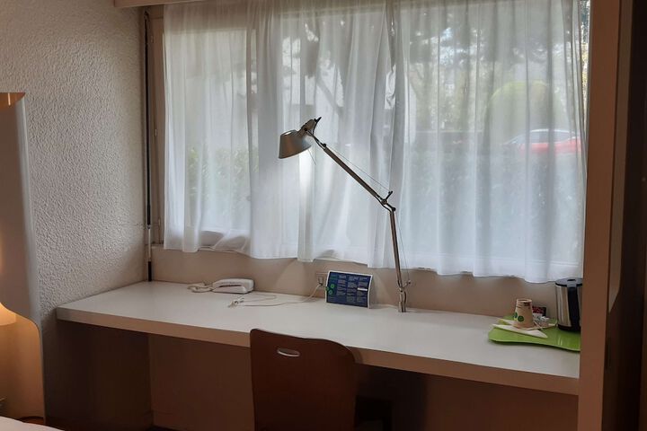 Room 8 of 26