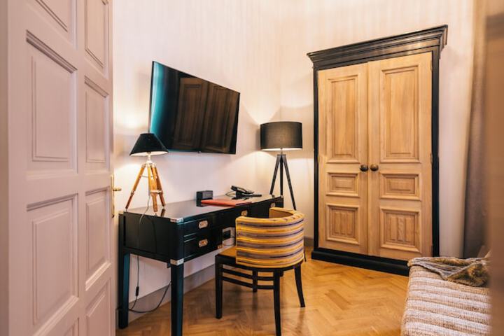 Room 50 of 104