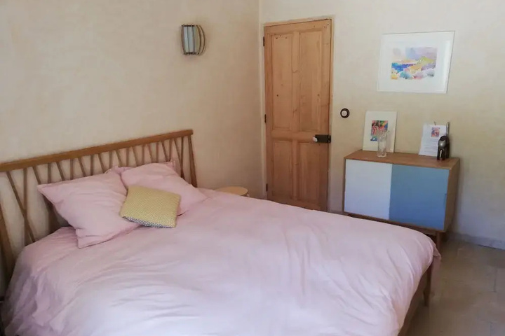 Room 6 of 13