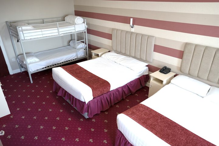 Room 6 of 63