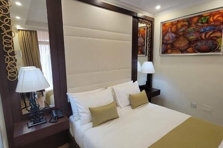 Room 13 of 17