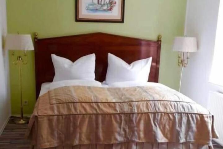 Room 28 of 28