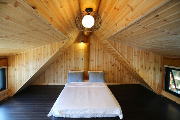 Room 4 of 50