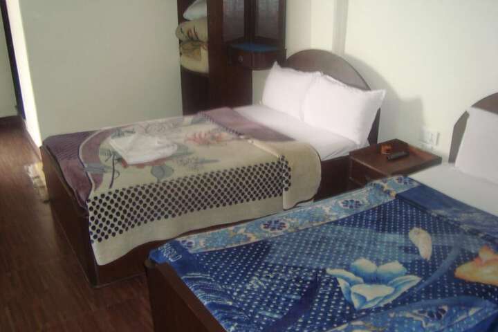 Room 15 of 37