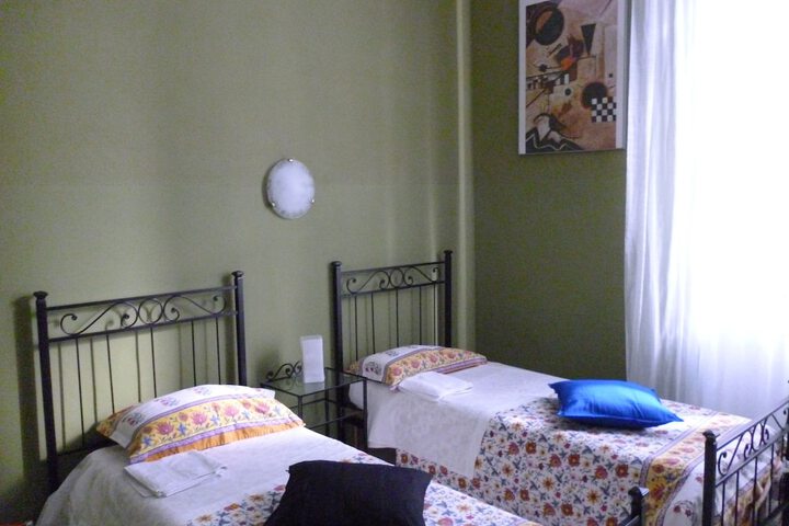 Room 11 of 37