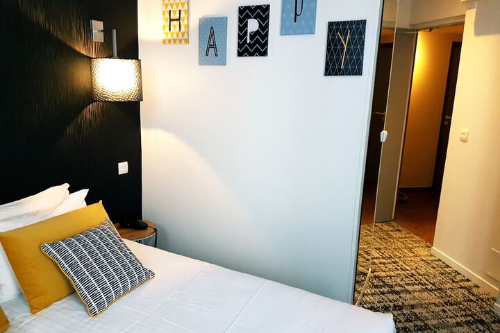 Room 18 of 52
