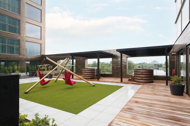 Sundeck 38 of 47