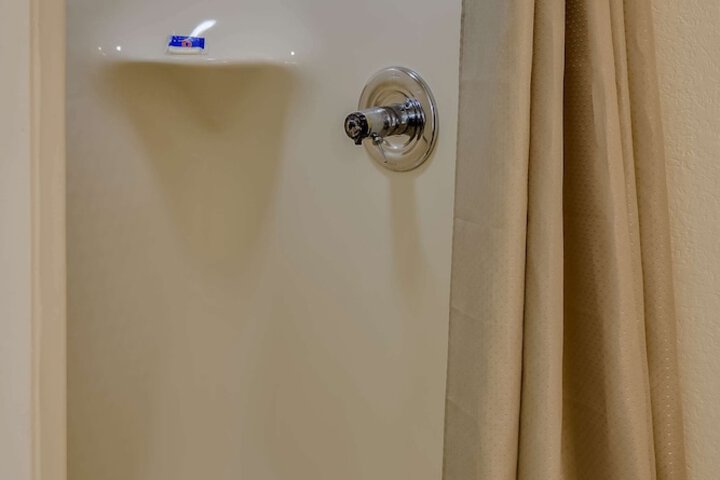 Room 17 of 27
