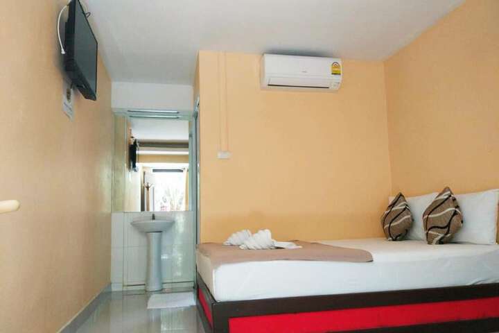 Room 5 of 48