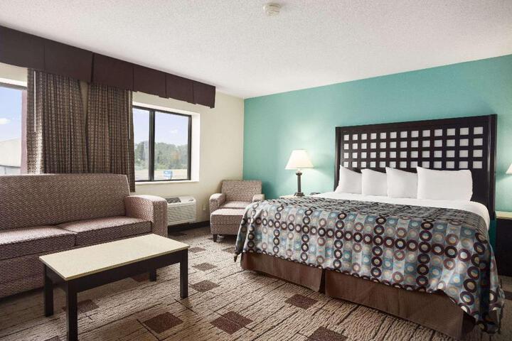 1 King Bed (12 of 17)
