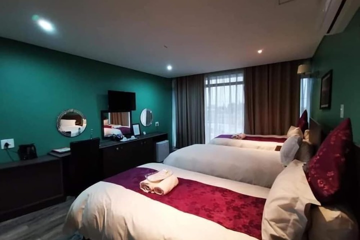 Room 10 of 48