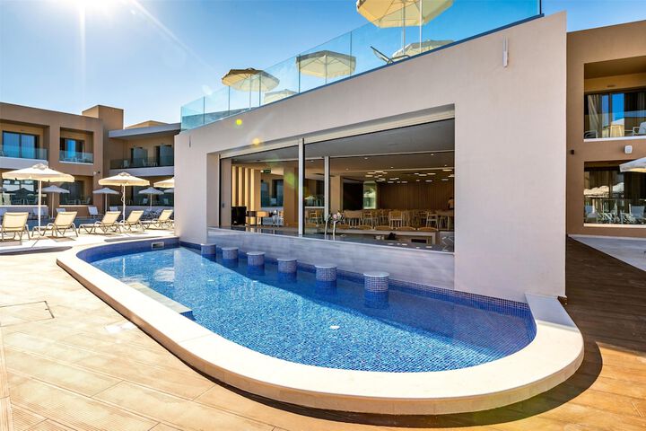 Pool 30 of 67
