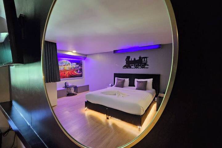 Room 8 of 49