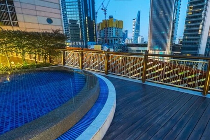 Pools & Facilities