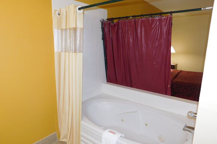 1 King Bed (6 of 12)