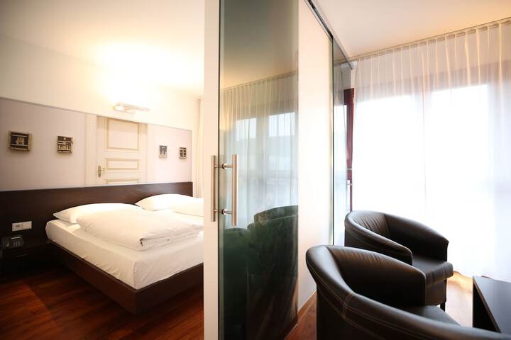 Room 50 of 102