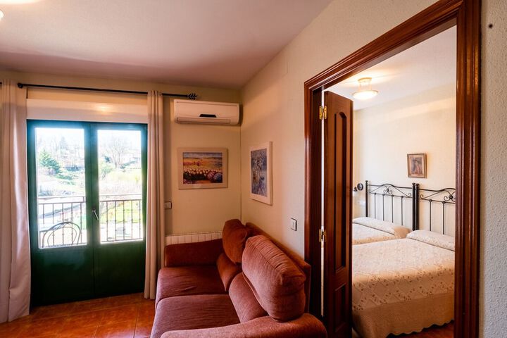 Room 8 of 11
